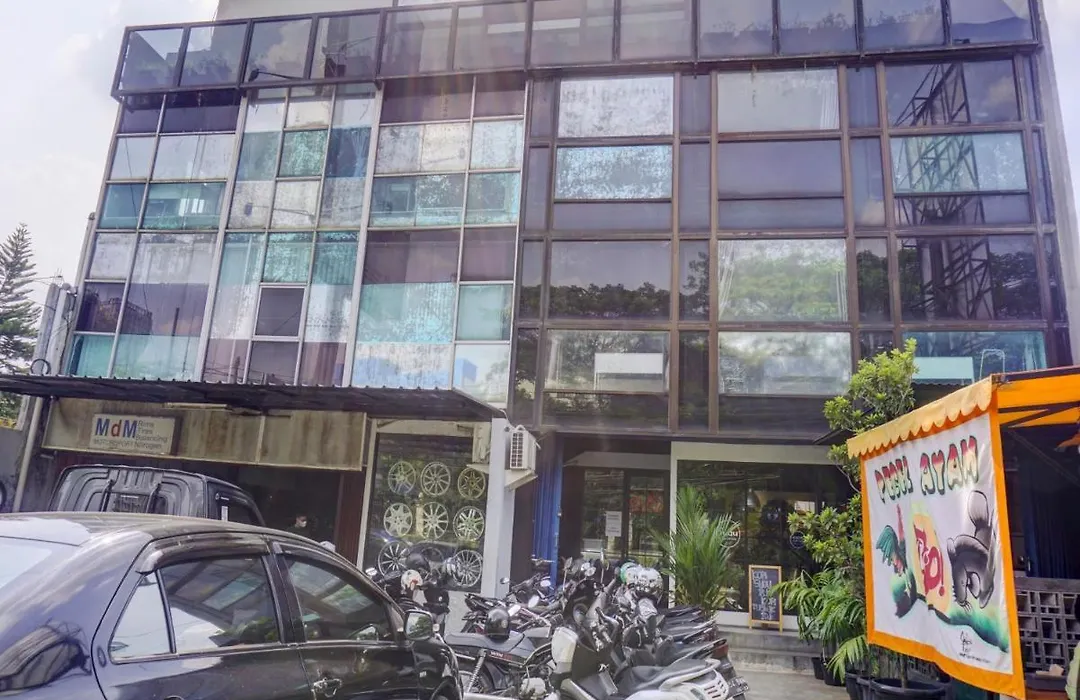 OYO 1805 Fatmawati Mansion Syariah-1
